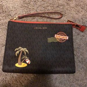 Wrist Michael Kors Purse